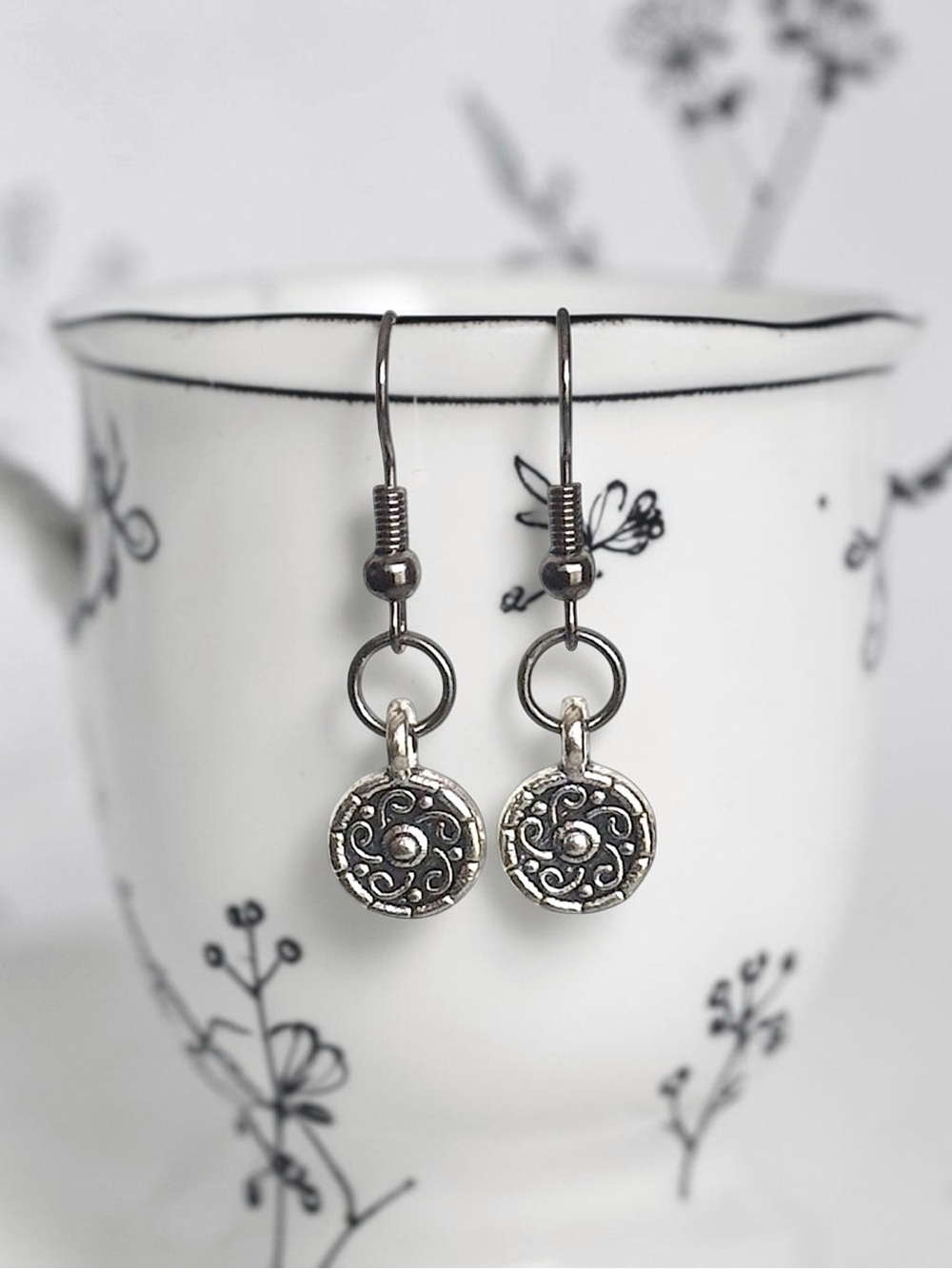 5 For $25💫Ornate Silver Swirl Medallion Earrings Dangles